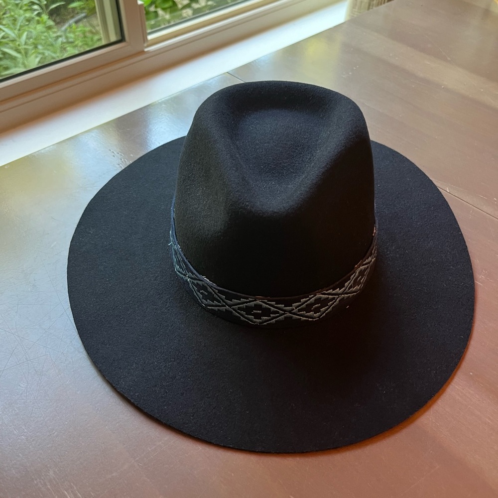 NWT Madewell Felt Rancher Hat with embroidered detail.